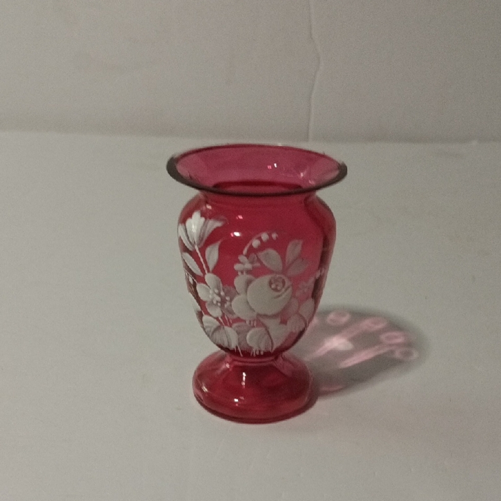 Vintage Bohemian Chezoslovkia Mini Hand Painted Cranberry Vase - Picture 5 of 5